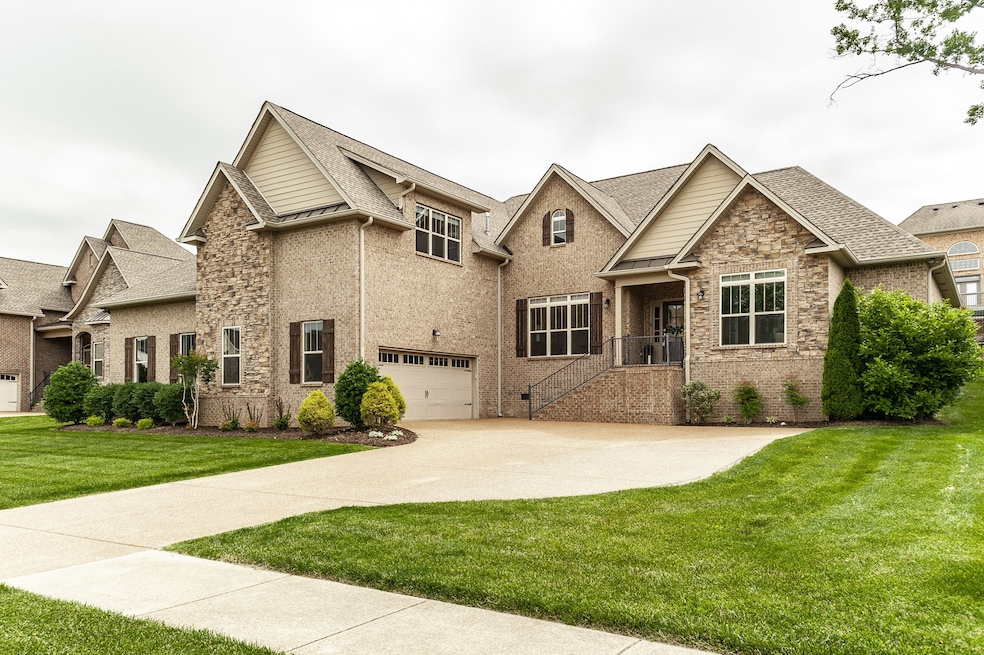 Welcome to 1036 Luxborough Dr. in Somerset Downs