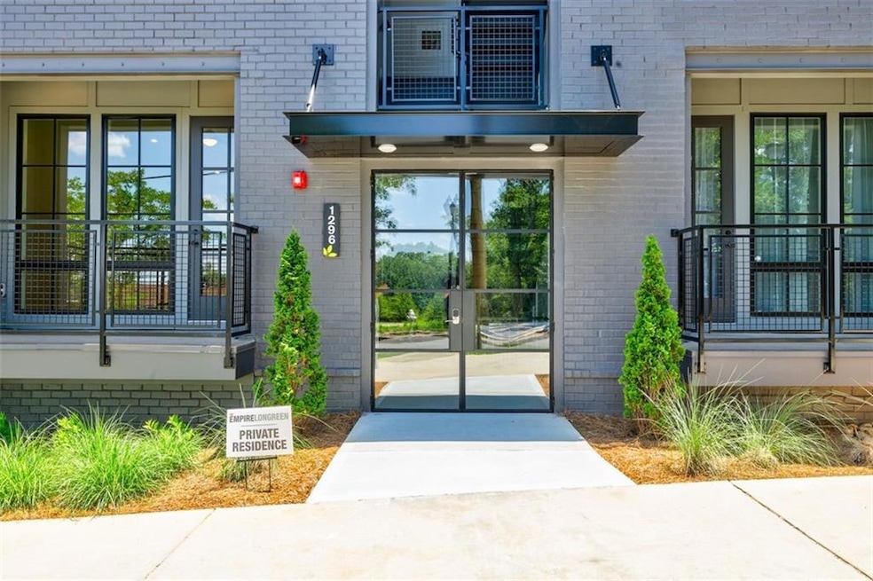 1296 Longreen Terrace NW unit 8, Atlanta, GA 30318 - photo 1