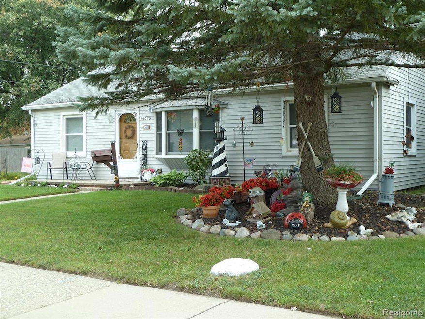 26680 Woodmont St, Roseville, MI 48066 - photo 1