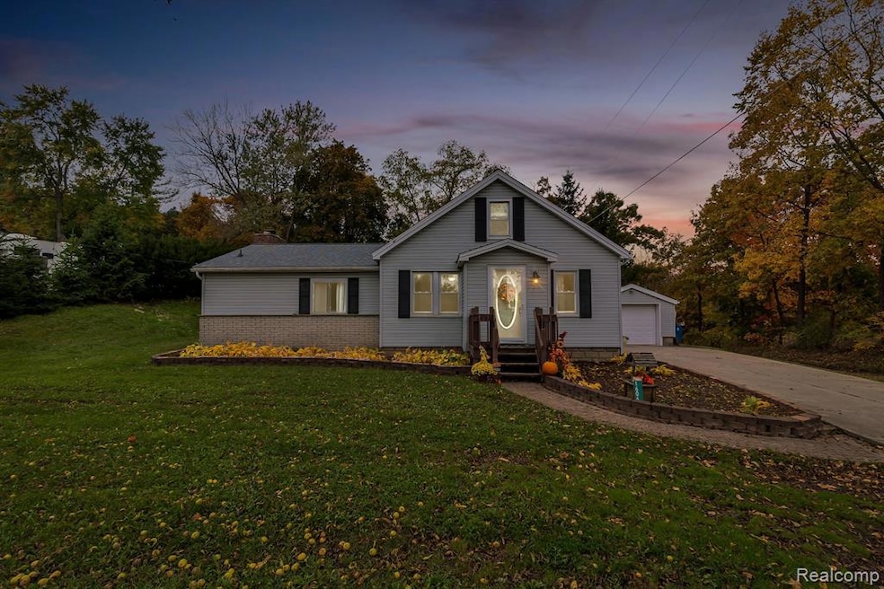 Beautiful curbside appeal!