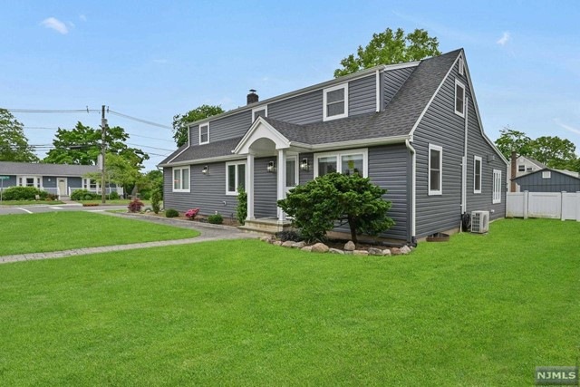 391 Ridgewood Rd, Westwood, NJ 07675 - photo 1