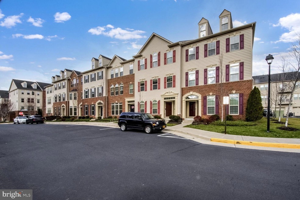 42219 Piebald Square, Aldie, VA 20105 - photo 1