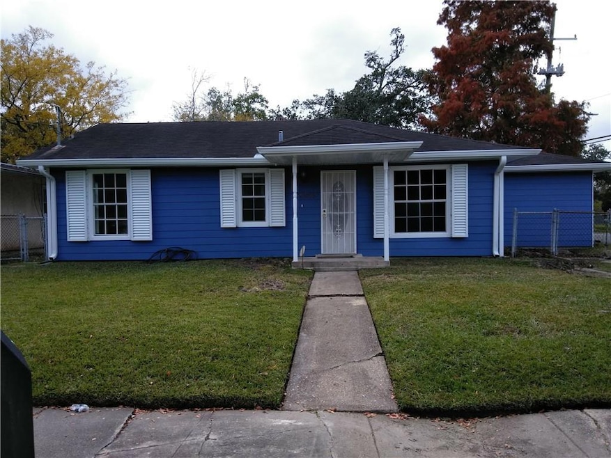 4868 Metropolitan Dr, New Orleans, LA 70126 - photo 1