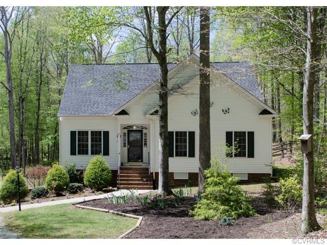 Welcome to Holly Grove, and this peaceful retreat along the South Anna River!