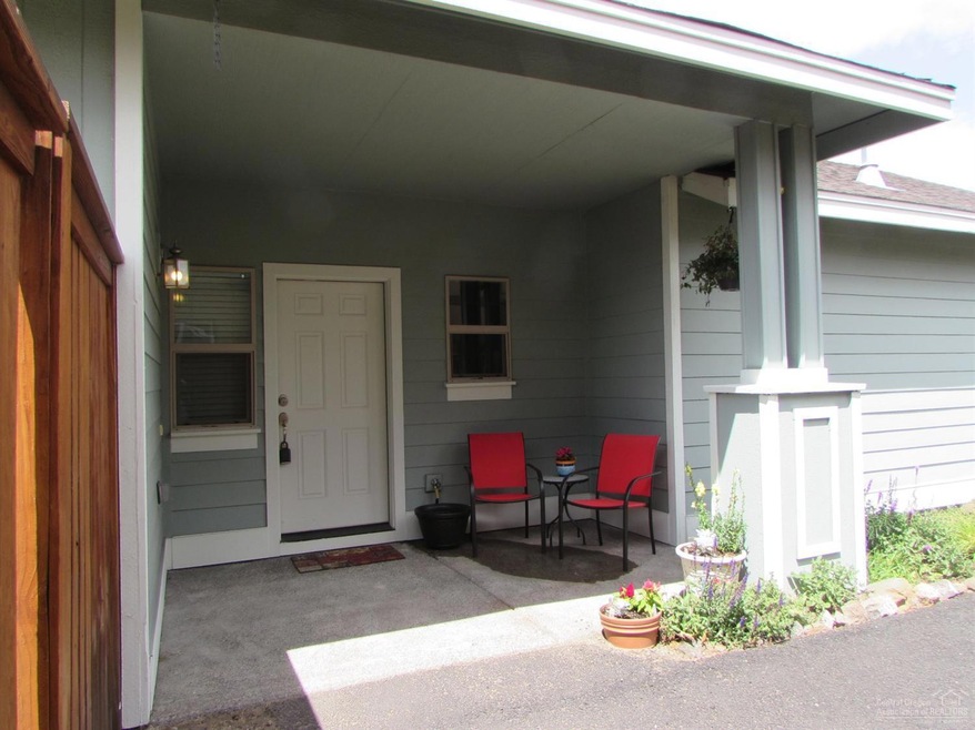 1255 NW 18th St, Redmond, OR 97756 - photo 1