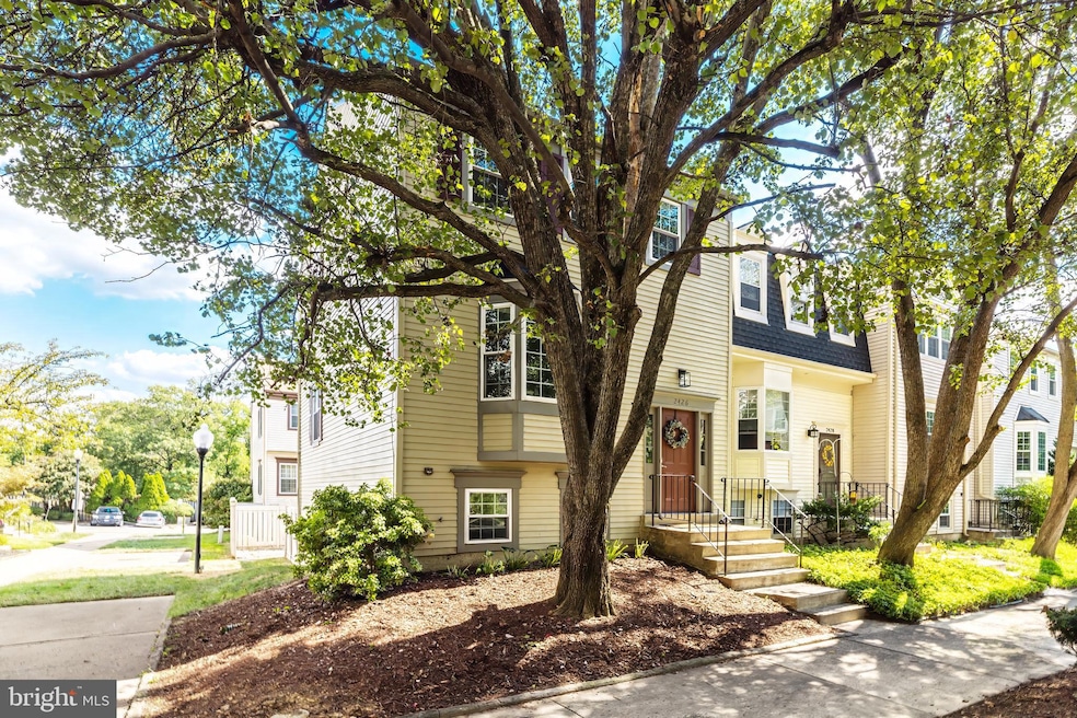 2426 Ridgehampton Ct, Reston, VA 20191 - photo 1