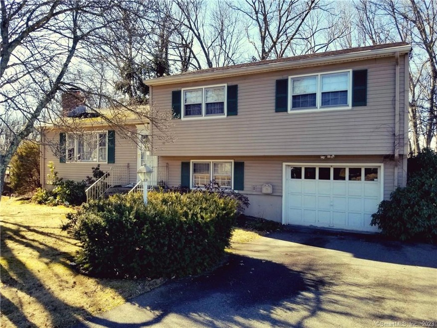 176 Hickory Hill Dr, Waterbury, CT 06708 - photo 1