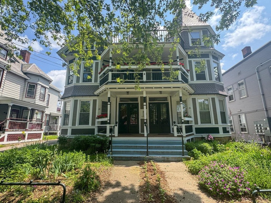 18 Clarke St unit 3, Burlington, VT 05401 - photo 1