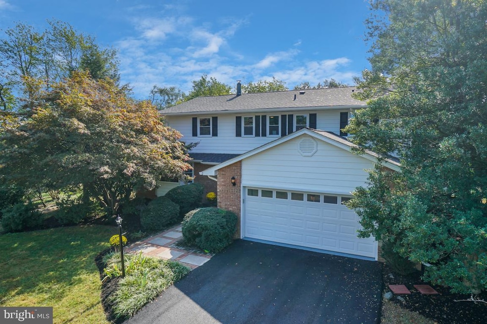 913 Saddleback Ct, McLean, VA 22102 - photo 1