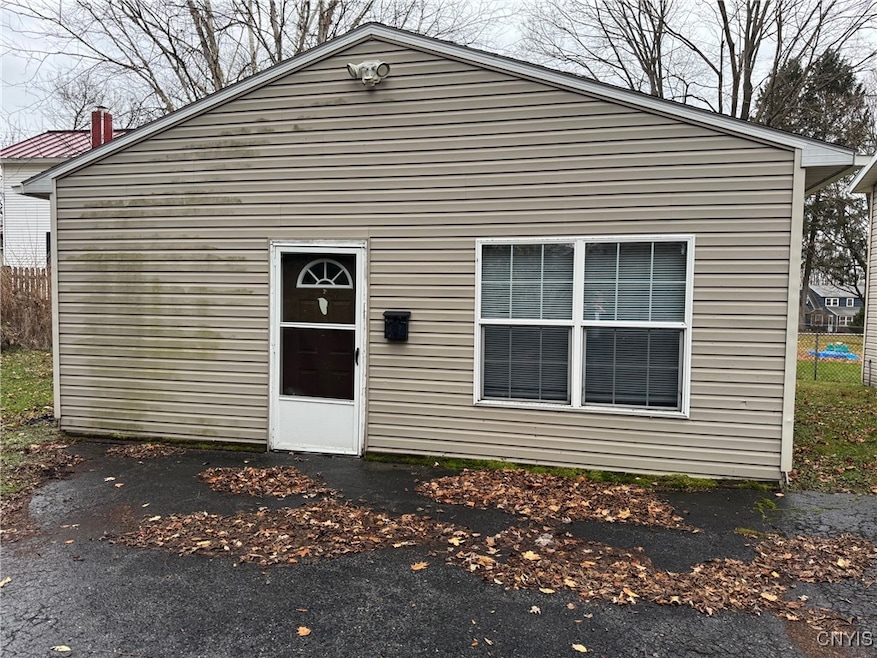 28 McHarrie St, Baldwinsville, NY 13027 - photo 1