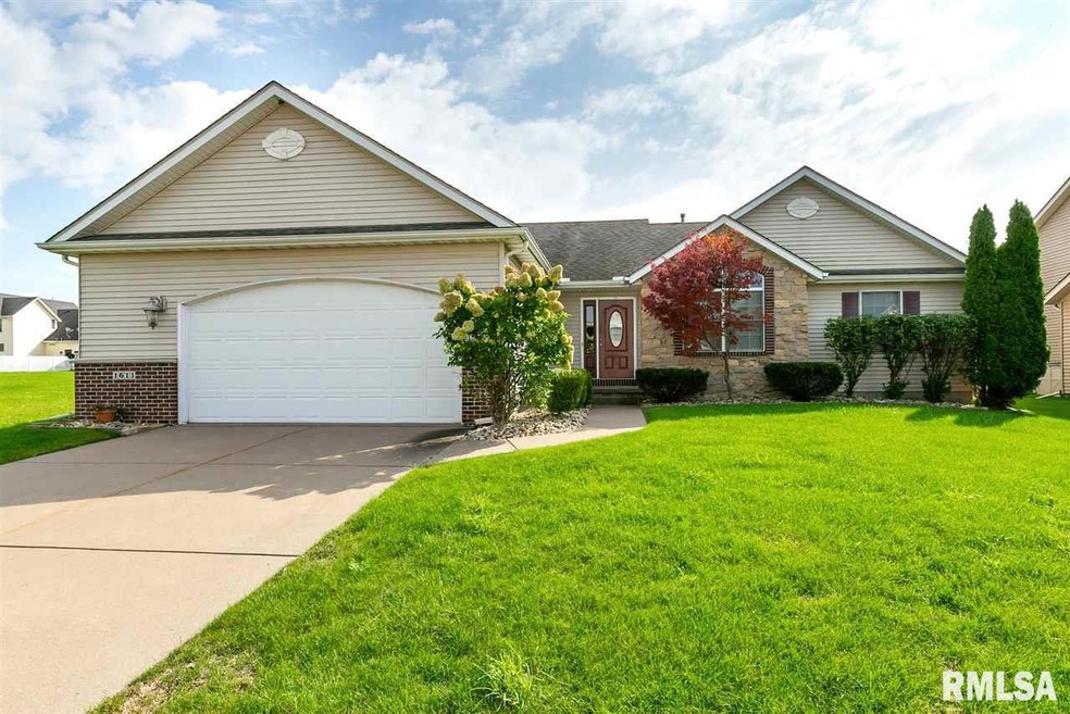 1611 W 69th St, Davenport, IA 52806 - photo 1