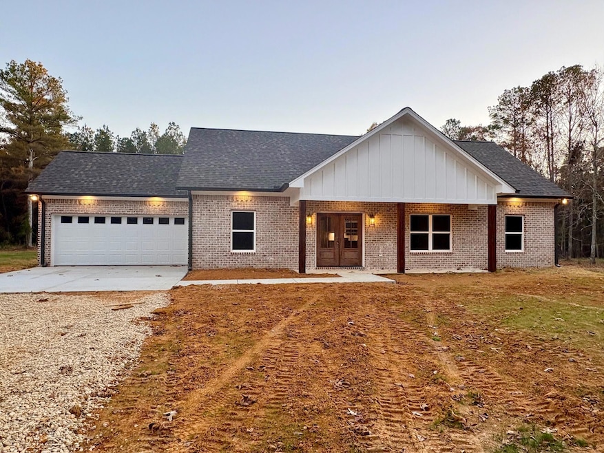 30004 Oak Ln, Aberdeen, MS 39730 - photo 1