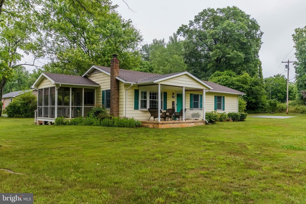 2085 Summit Point Rd, Summit Point, WV 25446 - photo 1