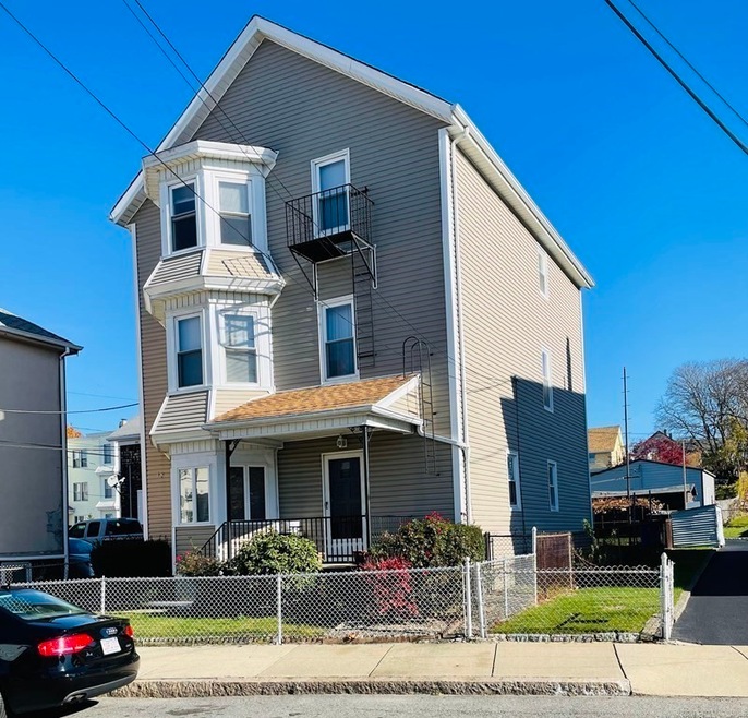 18 Bogle St, Fall River, MA 02723 - photo 1