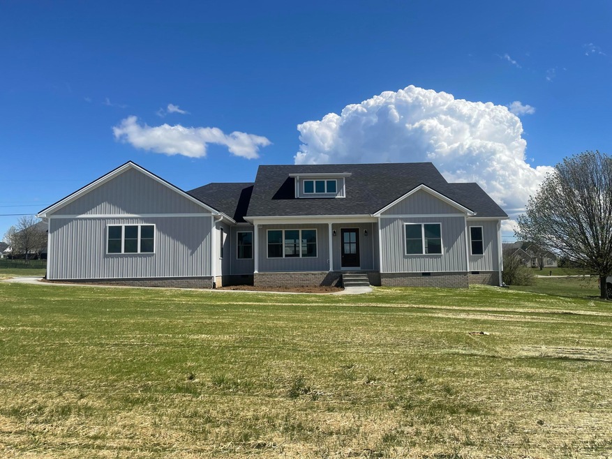 920 Milward Dr, Harrodsburg, KY 40330 - photo 1