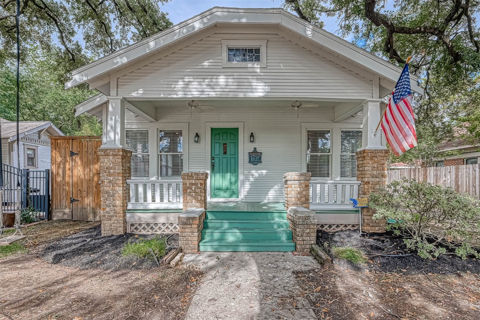 4006 Oak Ridge St, Houston, TX 77009 - photo 1