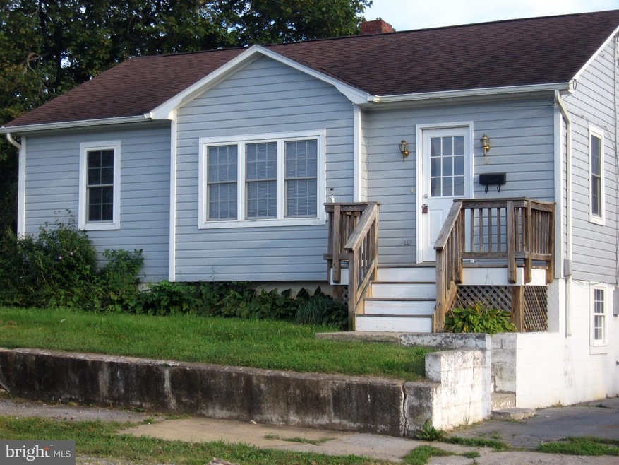 121 W 7th Ave, Ranson, WV 25438 - photo 1