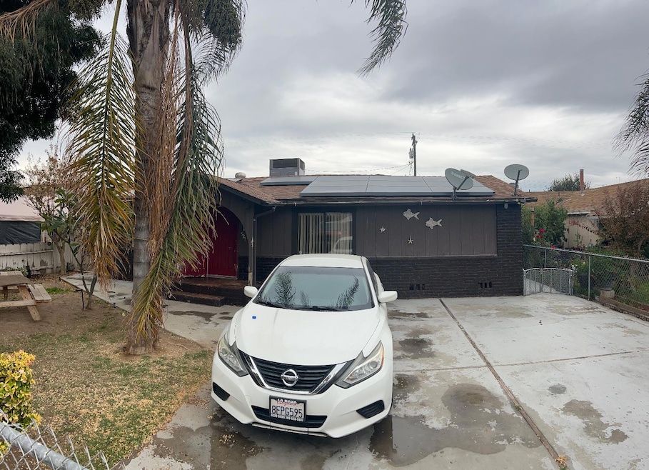 921 Atlantic Dr, Modesto, CA 95358 - photo 1