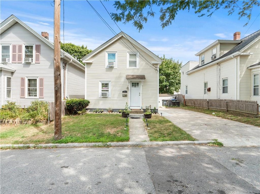 77 Seamans St, Providence, RI 02908 - photo 1