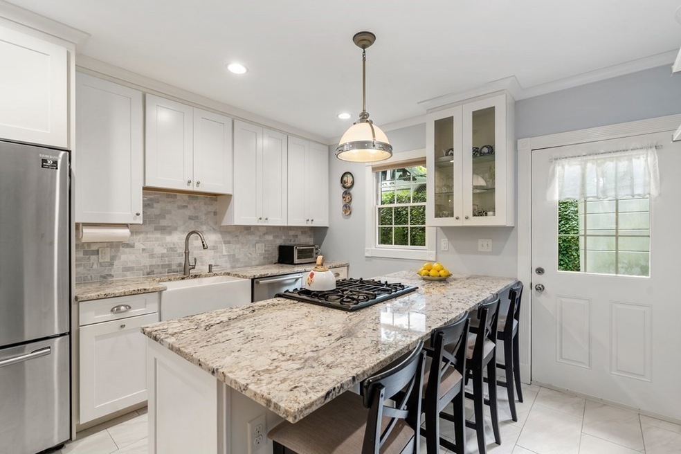 110 Paul Revere Rd unit 110, Arlington, MA 02476 - photo 1