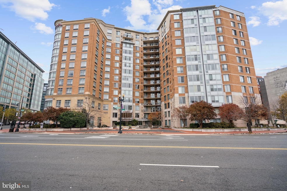 555 Massachusetts Ave NW unit 815, Washington, DC 20001 - photo 1
