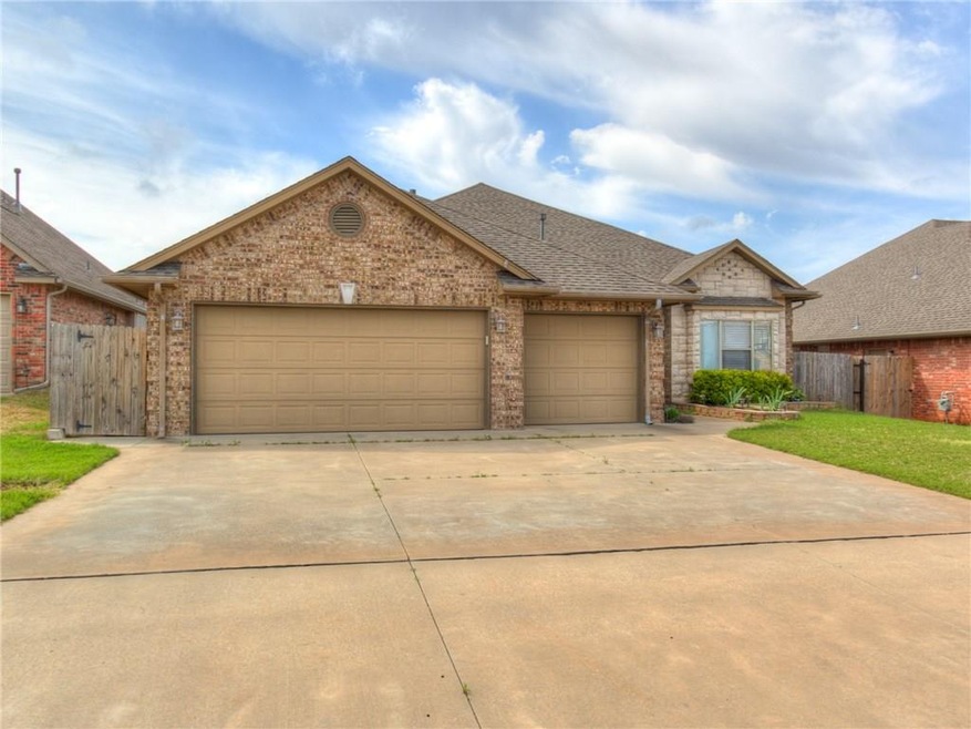 2612 SE 6th Cir, Moore, OK 73160 - photo 1