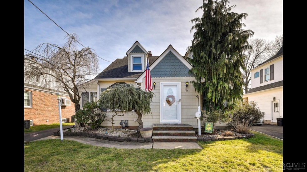 314 Walnut St, Middlesex, NJ 08846 - photo 1