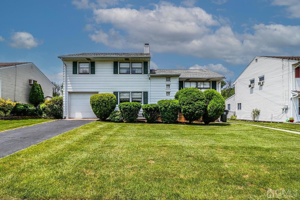Shorecrest location! EZ access to NY train*shops*restaurants*parks*airport*Holland tunnel*Lovingly cared for by original owner*Four bedroom*two bath split. Make this your Home Sweet Home!