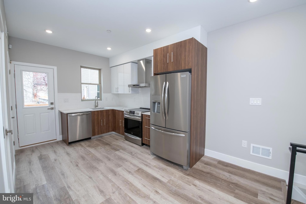 2213 Emerald St, Philadelphia, PA 19125 - photo 1