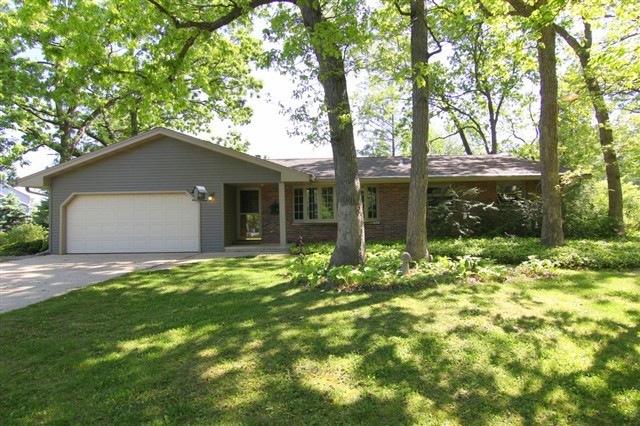 2414 Kathleen St, Fitchburg, WI 53711 - photo 1