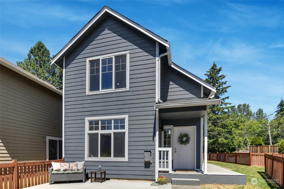 The most charming, townhome style condo. 2 spacious bedrooms, 1.5 baths, updated throughout.