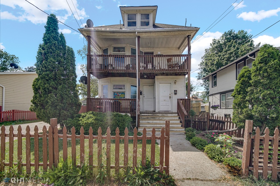 112 N Saint James St, Waukegan, IL 60085 - photo 1