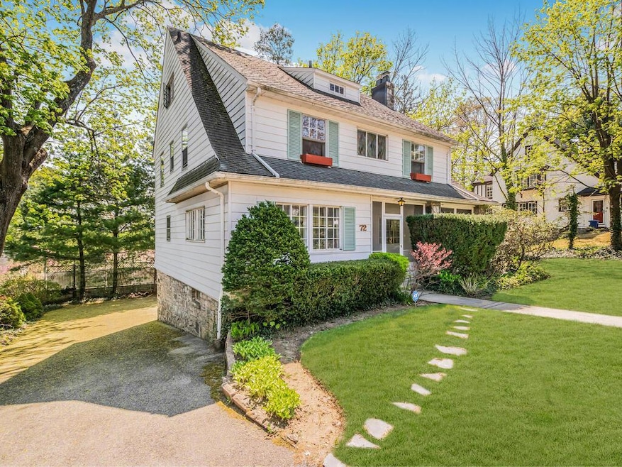 Pending $749,900