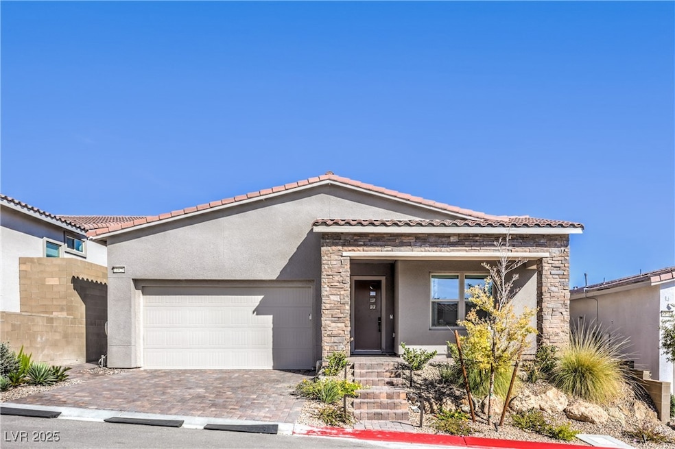 11628 Peregrine Point Ct, Las Vegas, NV 89138 - photo 1