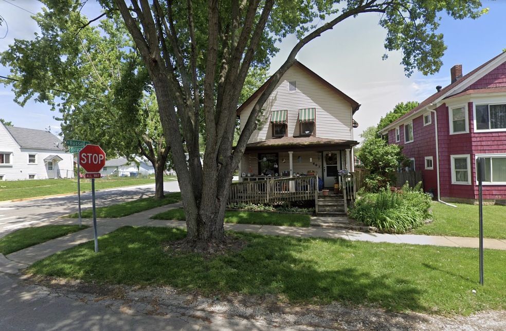 667 Spruce St, Aurora, IL 60506 - photo 1