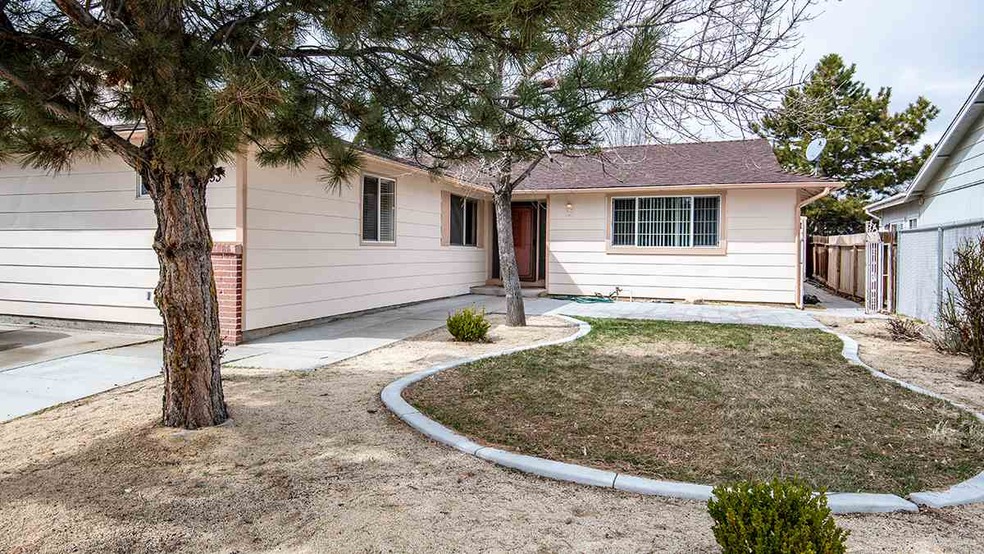 3253 N Truckee Ln, Sparks, NV 89434 - photo 1