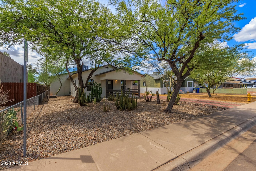 2520 N Mitchell St, Phoenix, AZ 85006 - photo 1