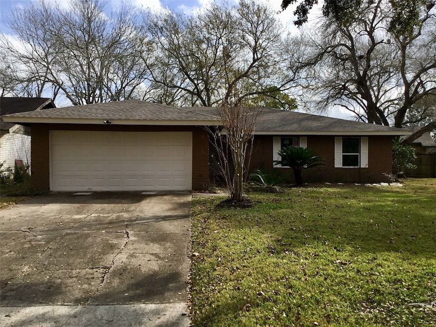 16903 Creek Line Dr, Friendswood, TX 77546 - photo 1