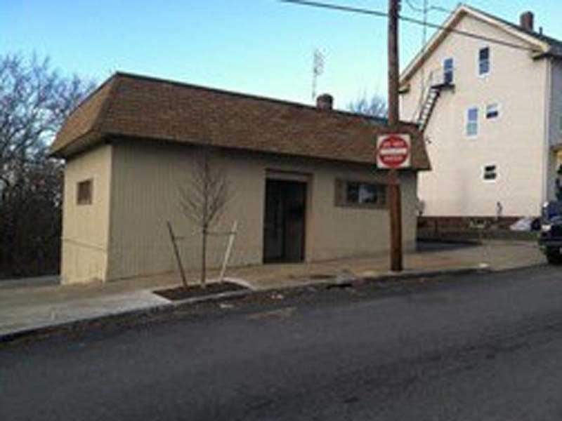 700 Roosevelt Ave, Pawtucket, RI 02860 - photo 1