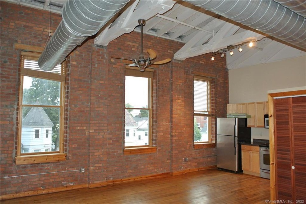 325 Lafayette St unit 3304, Bridgeport, CT 06604 - photo 1