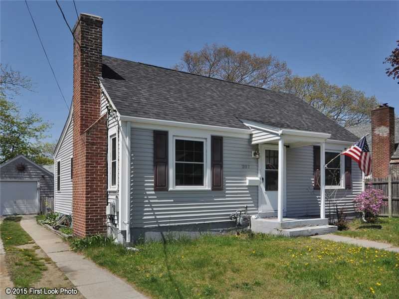 207 Morse Ave, Warwick, RI 02886 - photo 1