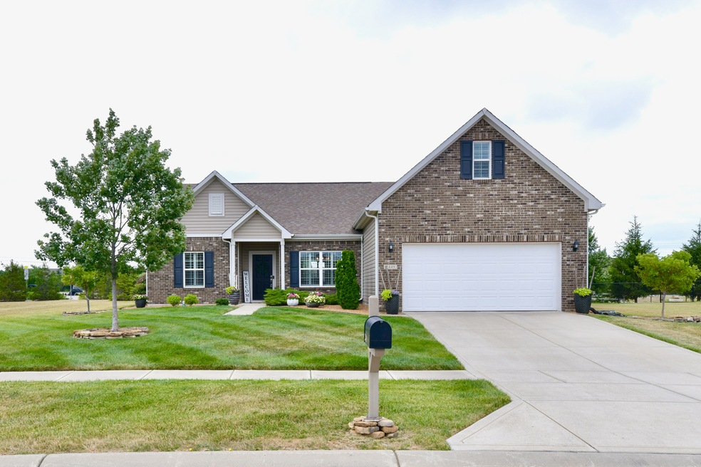 2449 Wildflower Ln, Greenwood, IN 46143 - photo 1