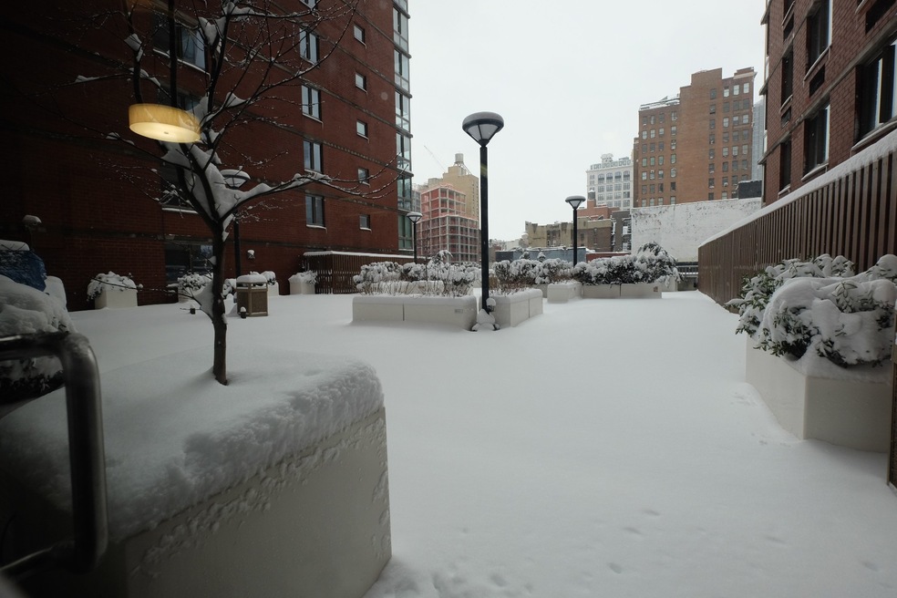 400 W 37th St unit 14V, New York, NY 10018 - photo 1