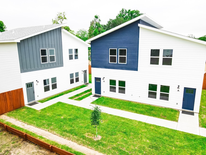 2413 Glen Ln unit C, Houston, TX 77088 - photo 1