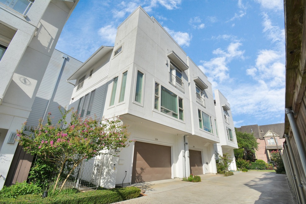 Contemporary free standing home