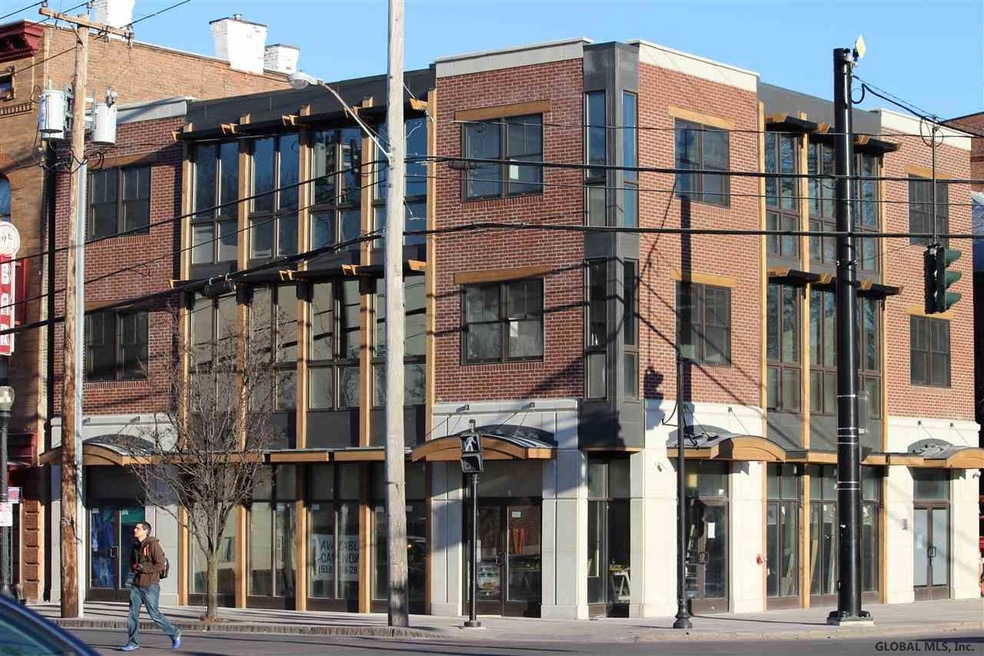 423 Madison Ave unit 5, Albany, NY 12210 - photo 1