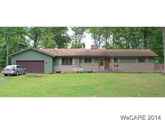 1265 Forest Dr, Lima, OH 45805 - photo 1