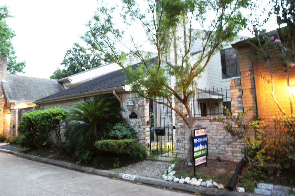 9665 Longmont Dr, Houston, TX 77063 - photo 1