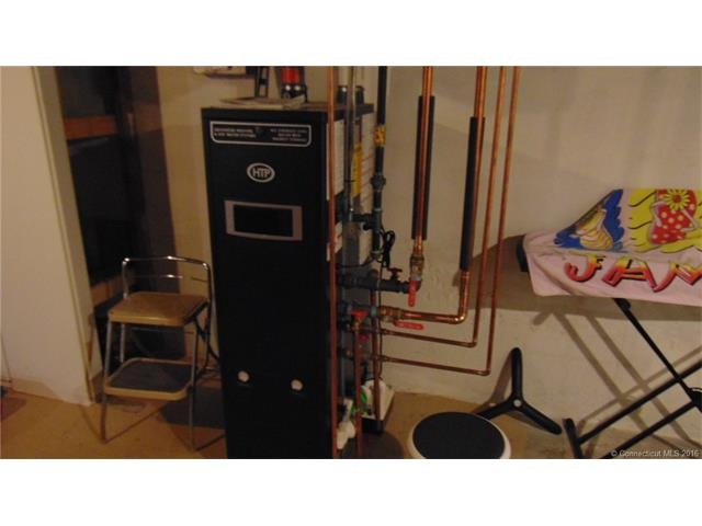 6 Cedar Ln, Unionville, CT 06085 - photo 1