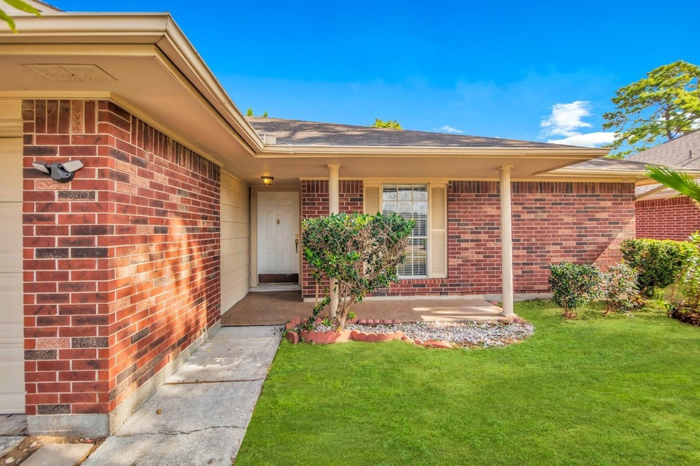 7918 Woodland Oaks Ct, Houston, TX 77040 - photo 1